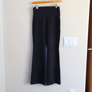 Aritzia TNA butter split front leggings